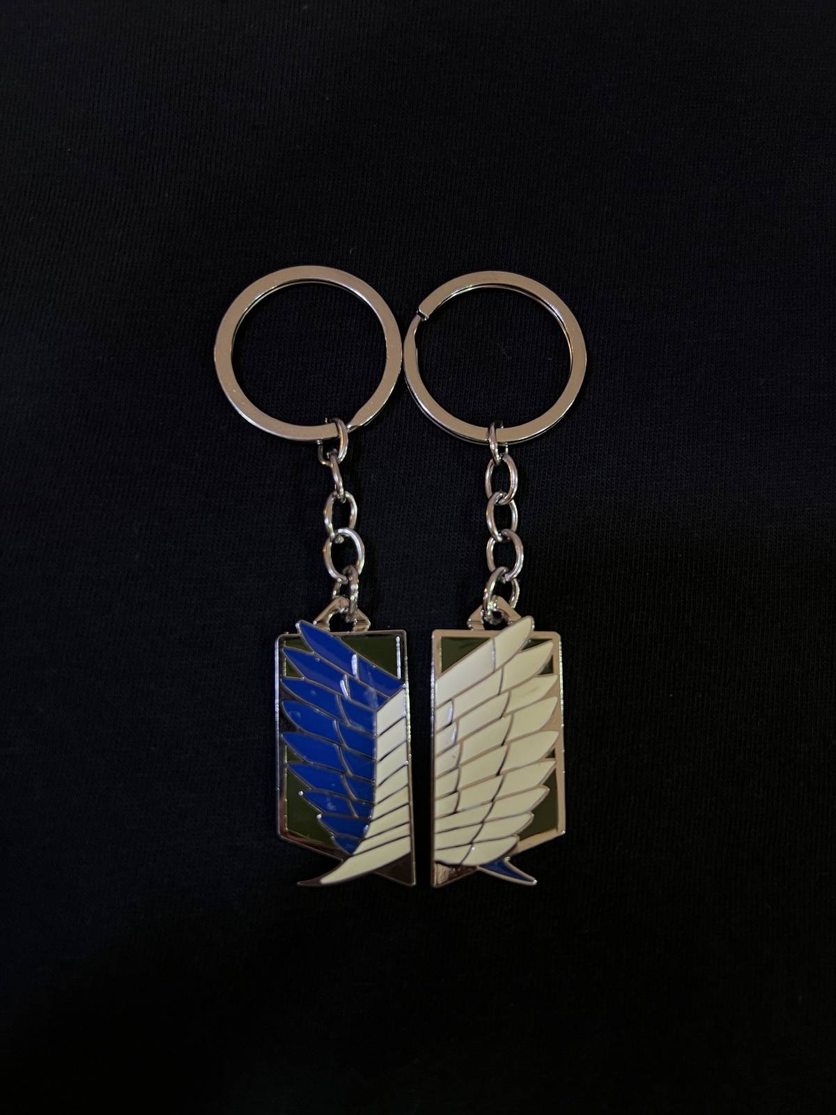 Llavero Alas de la Legión de Reconocimiento – Attack on Titan ⚔️