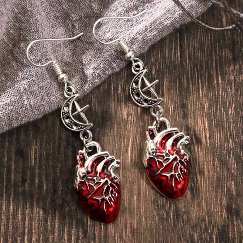 Pendientes corazón gótico con detalles en metal – Halloween