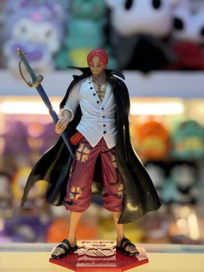 Figura Shanks con espada – One Piece