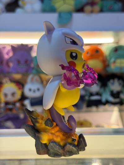 Figura Pikachu Cosplay de Mewtwo