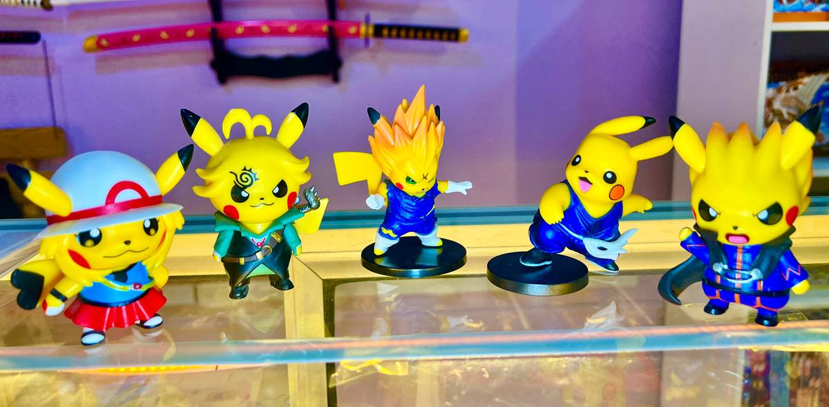 FIGURA PIKACHU COSPLAY SURTIDO