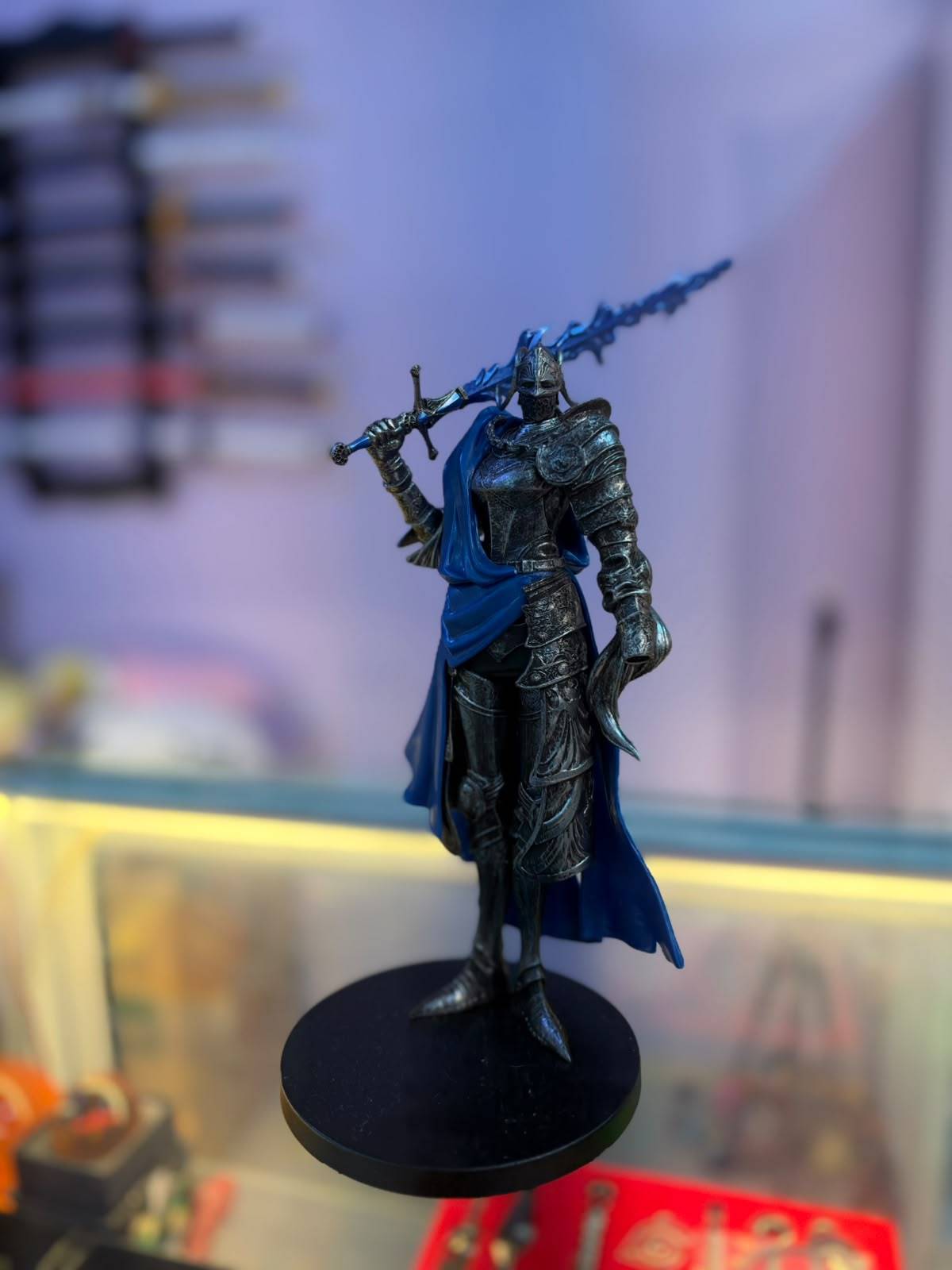 Figura Twin Knight con espada azul – Dark Souls
