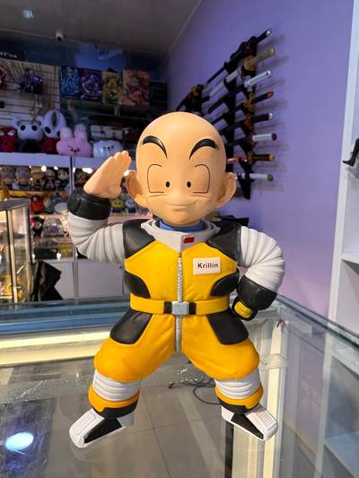 Figura Krillin con traje de astronauta – Dragon Ball