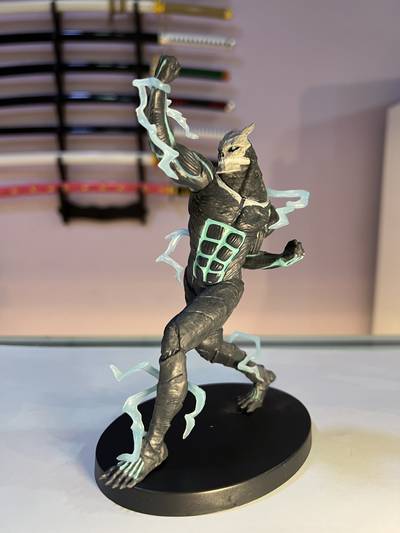 Figura Kafka modo Kaiju upper cut - Kaiju No.8