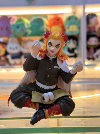Figura Kyojuro Rengoku comiendo – Kimetsu no Yaiba