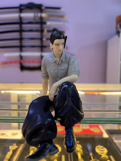 Figura Suguru Geto Sentado – Jujutsu Kaisen