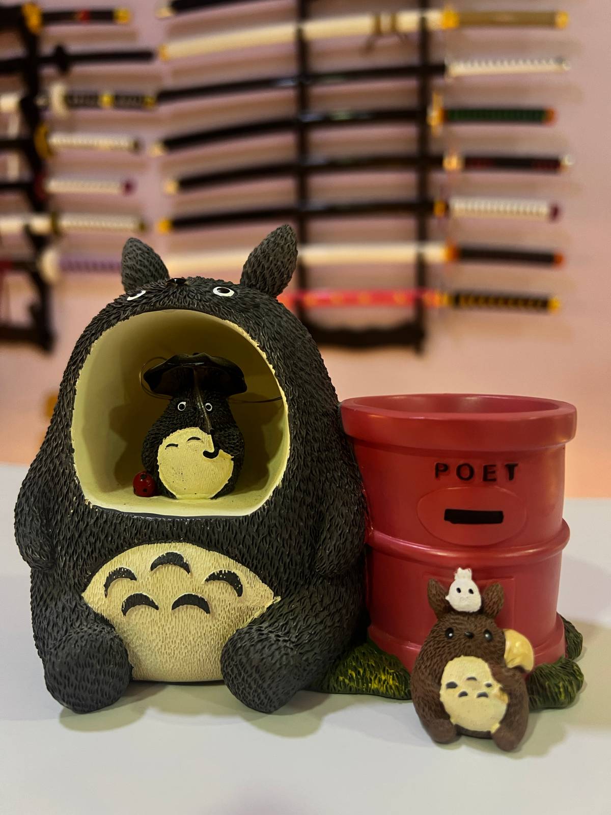 Portalápices Totoro rojo – Studio Glibin