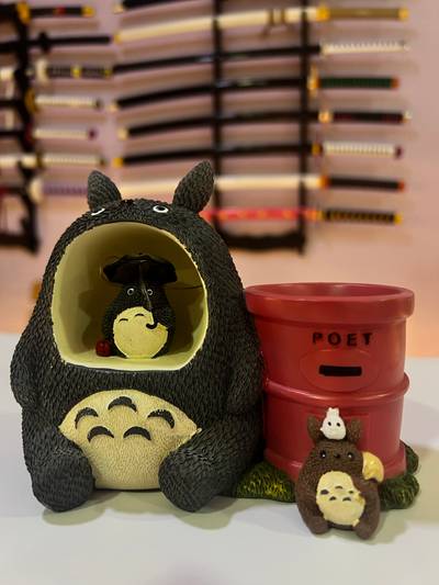 Portalápices Totoro rojo – Studio Glibin