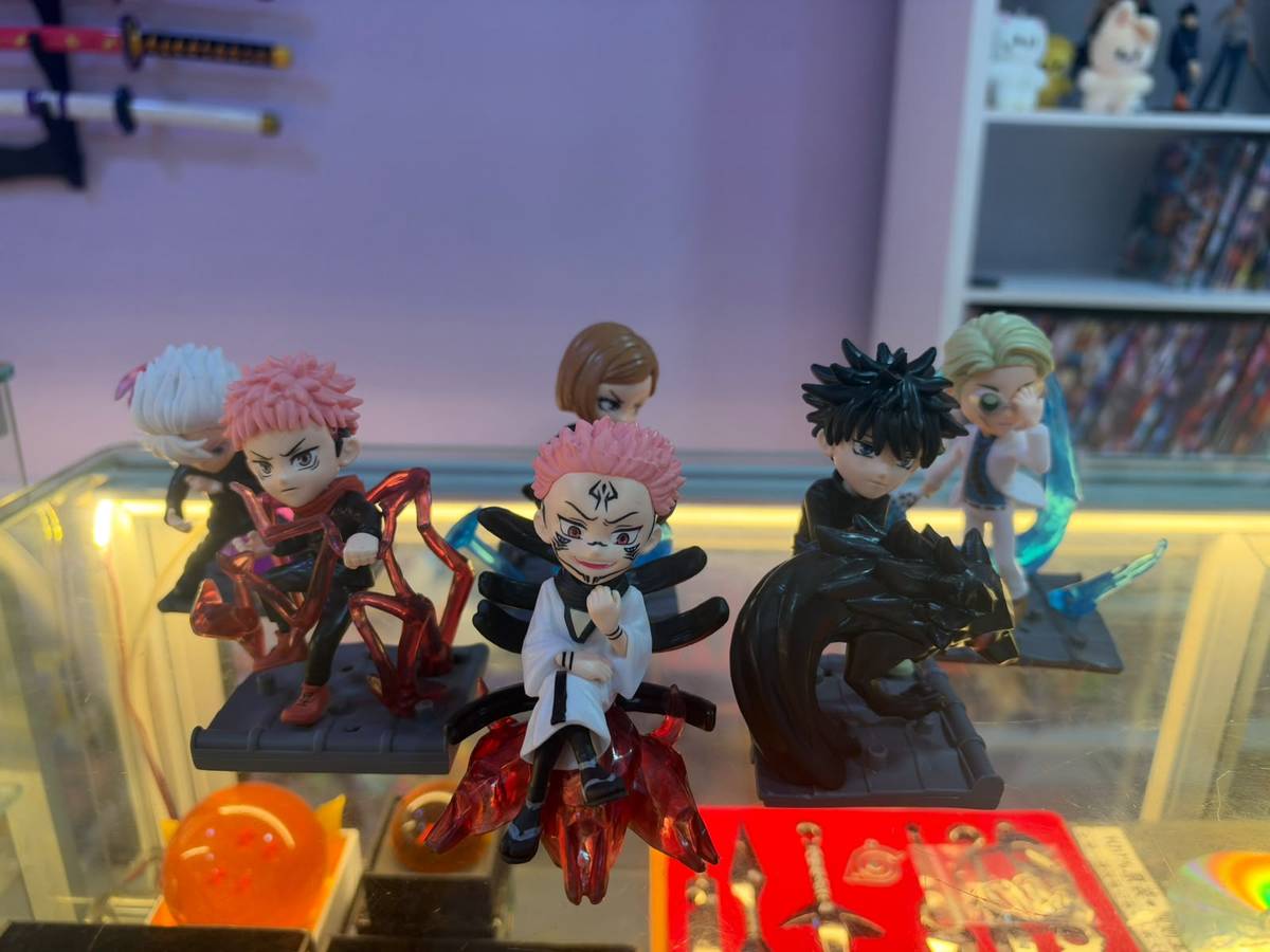 Set de Figuras Chibi Jujutsu Kaisen – Yuji Itadori, Gojo, Sukuna y más
