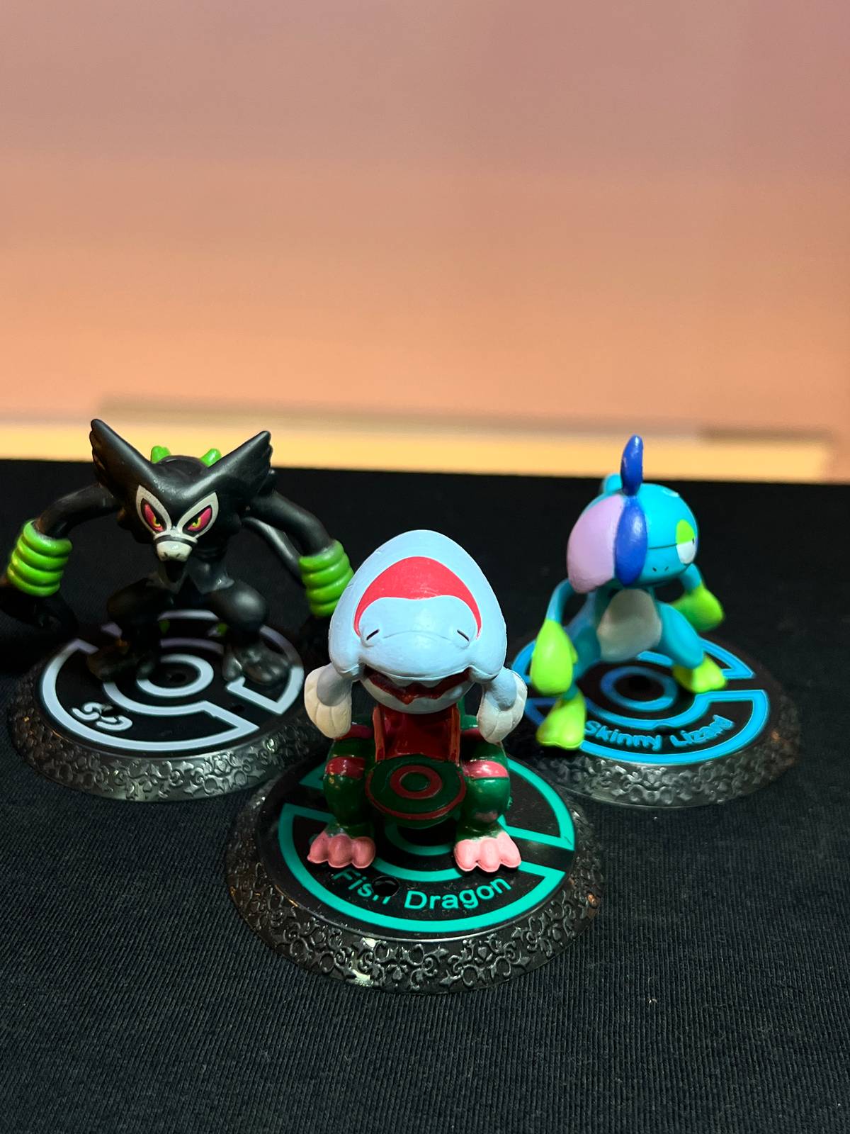 Figuras Pokemon con base negra