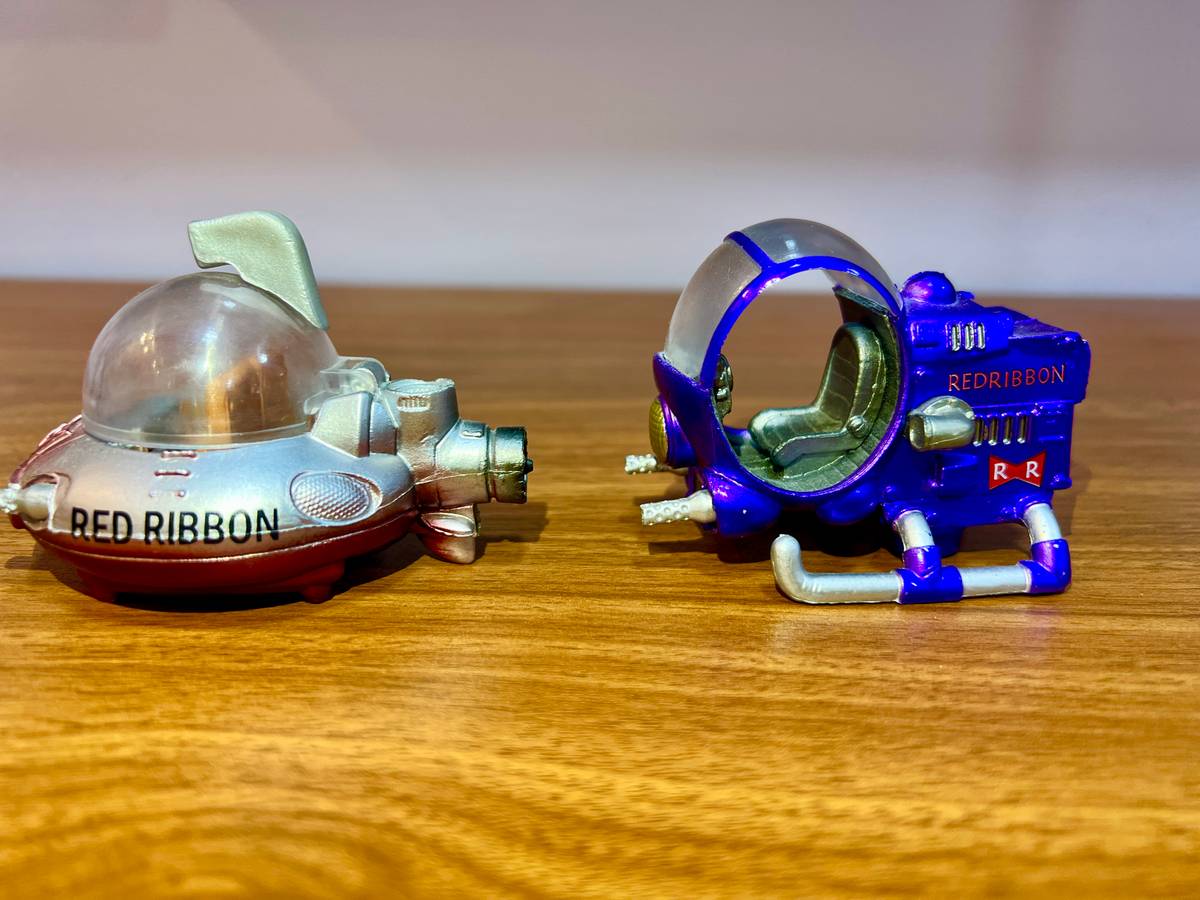 Set de Figuras de Naves de Dragon Ball – ¡Velocidad y tecnología de Capsule Corp! 🚀⚡
