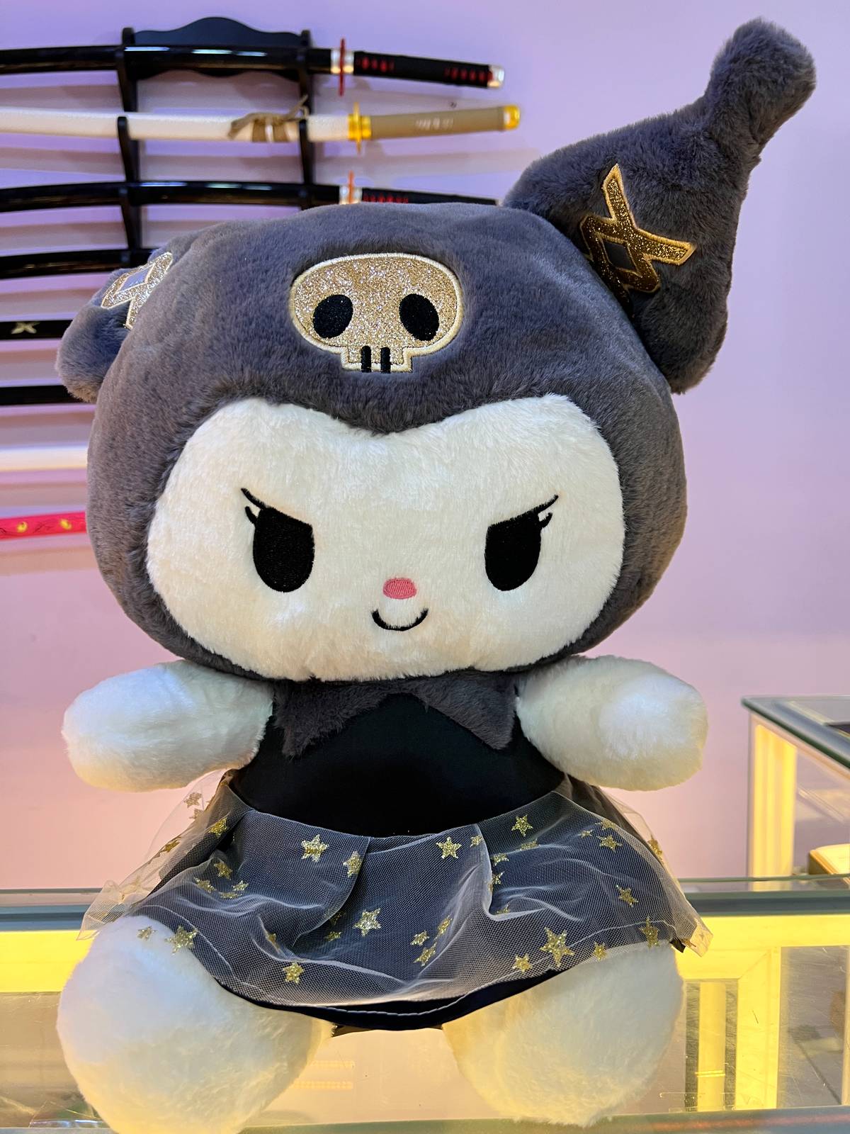 Peluche Kuromi Grande – Edición Vestido de Estrellas