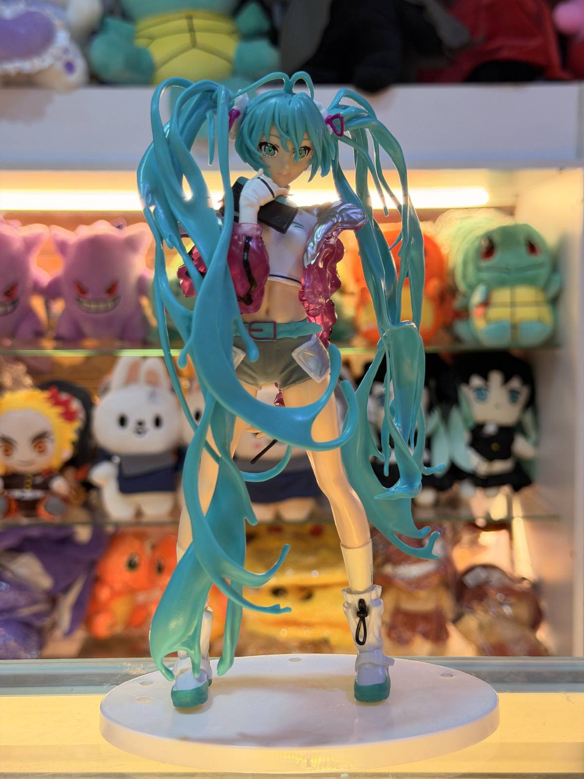 Figura Hatsune Miku traje urbano y chain – Vocaloid