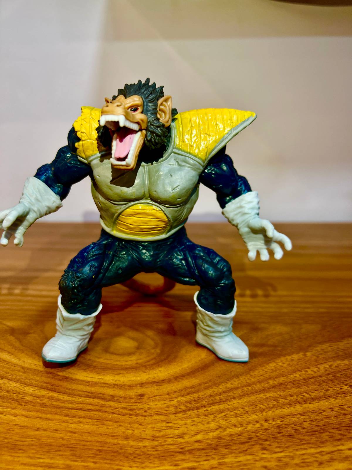 Figura Dragon Ball - Vegeta Ozaru Pequeño
