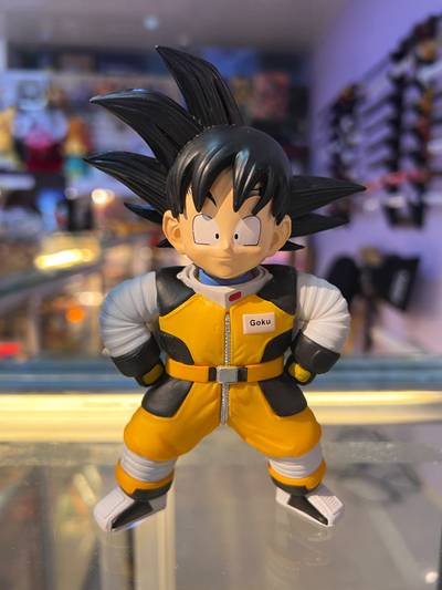 Figura Goku con traje de astronauta – Dragon Ball Z