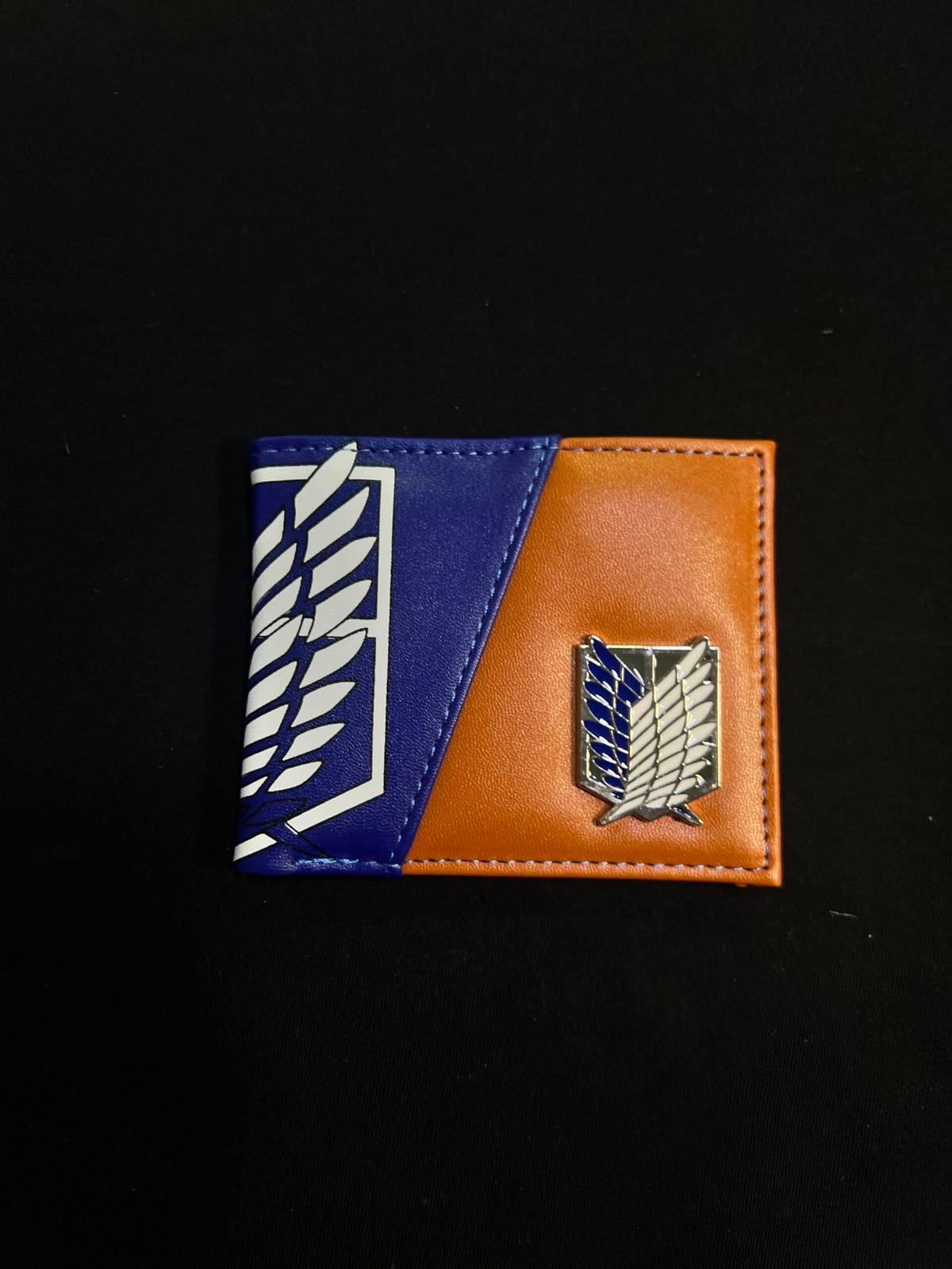 Billetera Metal Attack on Titan