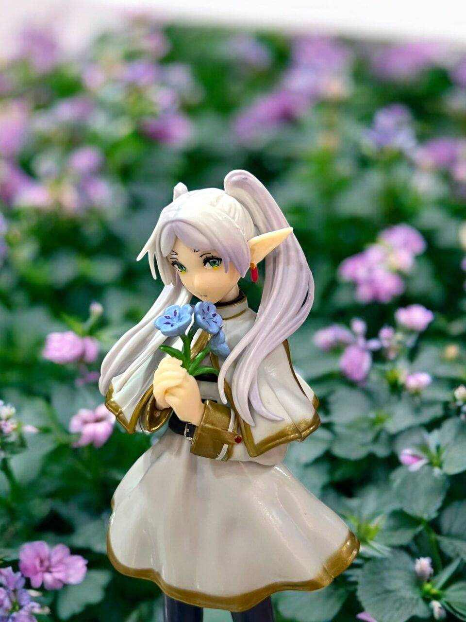 Figura de Colección Frieren flores