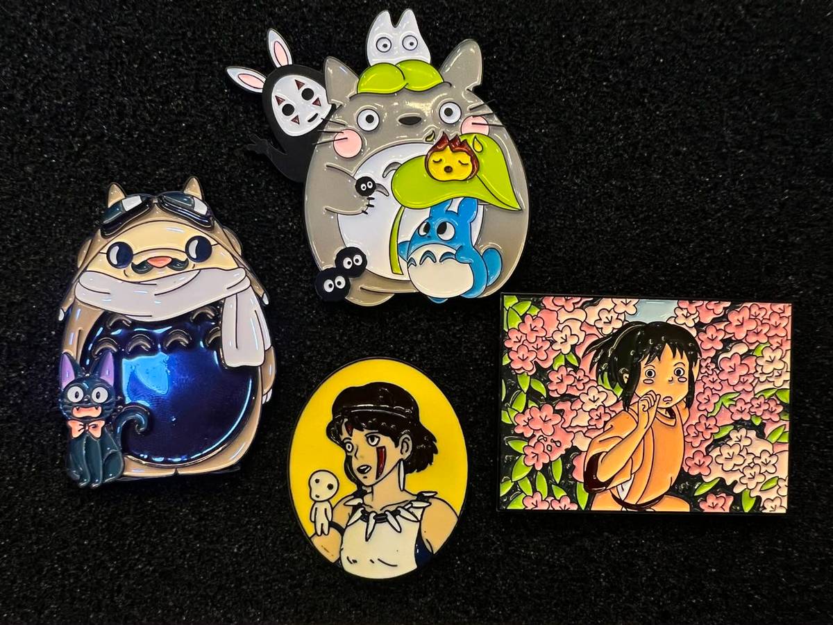Pin Studio Ghibli Metalico