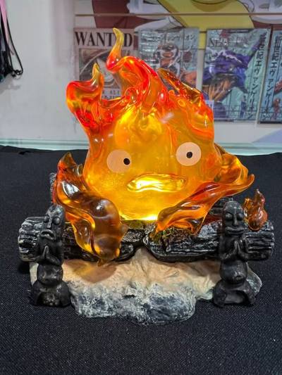 Figura Calcifer Castillo Vagabundo Estudio Ghibli Luz