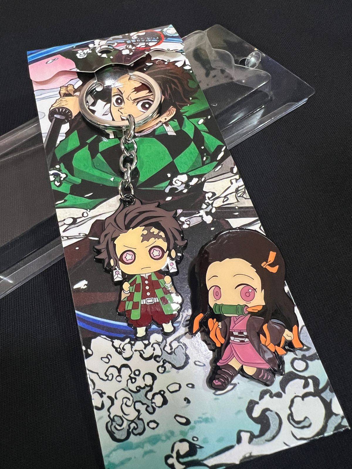 Llavero Tanjiro &amp; Pin Nezuko - Kimetsu No Yaiba