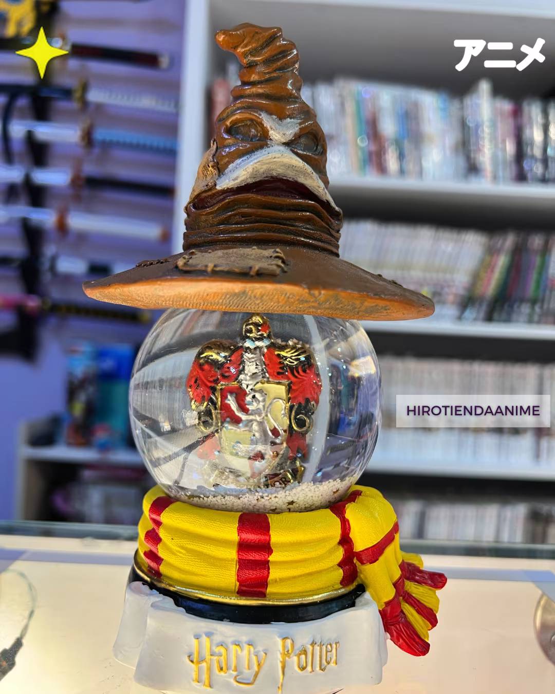 Esfera de nieve Harry Potter – Sombrero Seleccionador &amp; Escudo de Gryffindor
