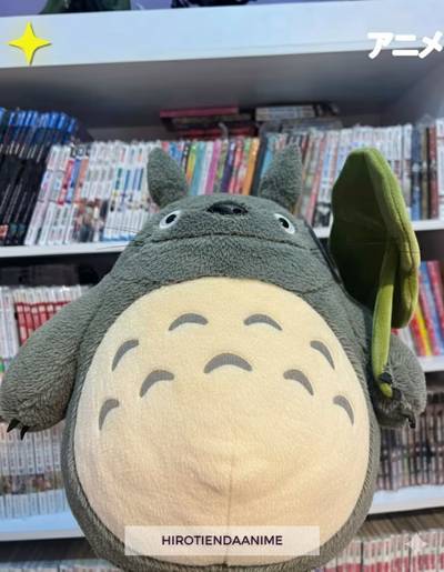 Peluche Totoro con Hoja Mediano - Edición Studio