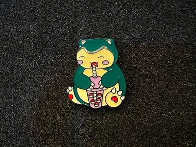 Pin Pokemon Snorlax Con Bebida Metalico