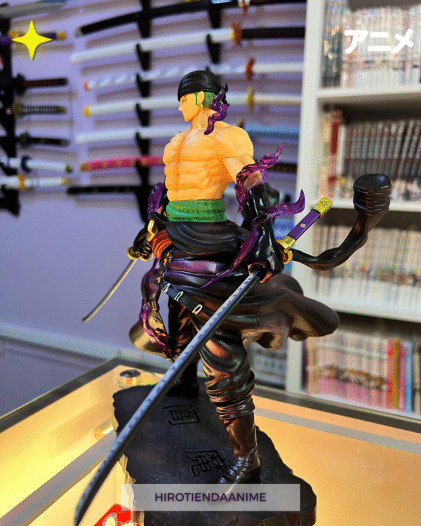 figura de Roronoa Zoro de One Piece